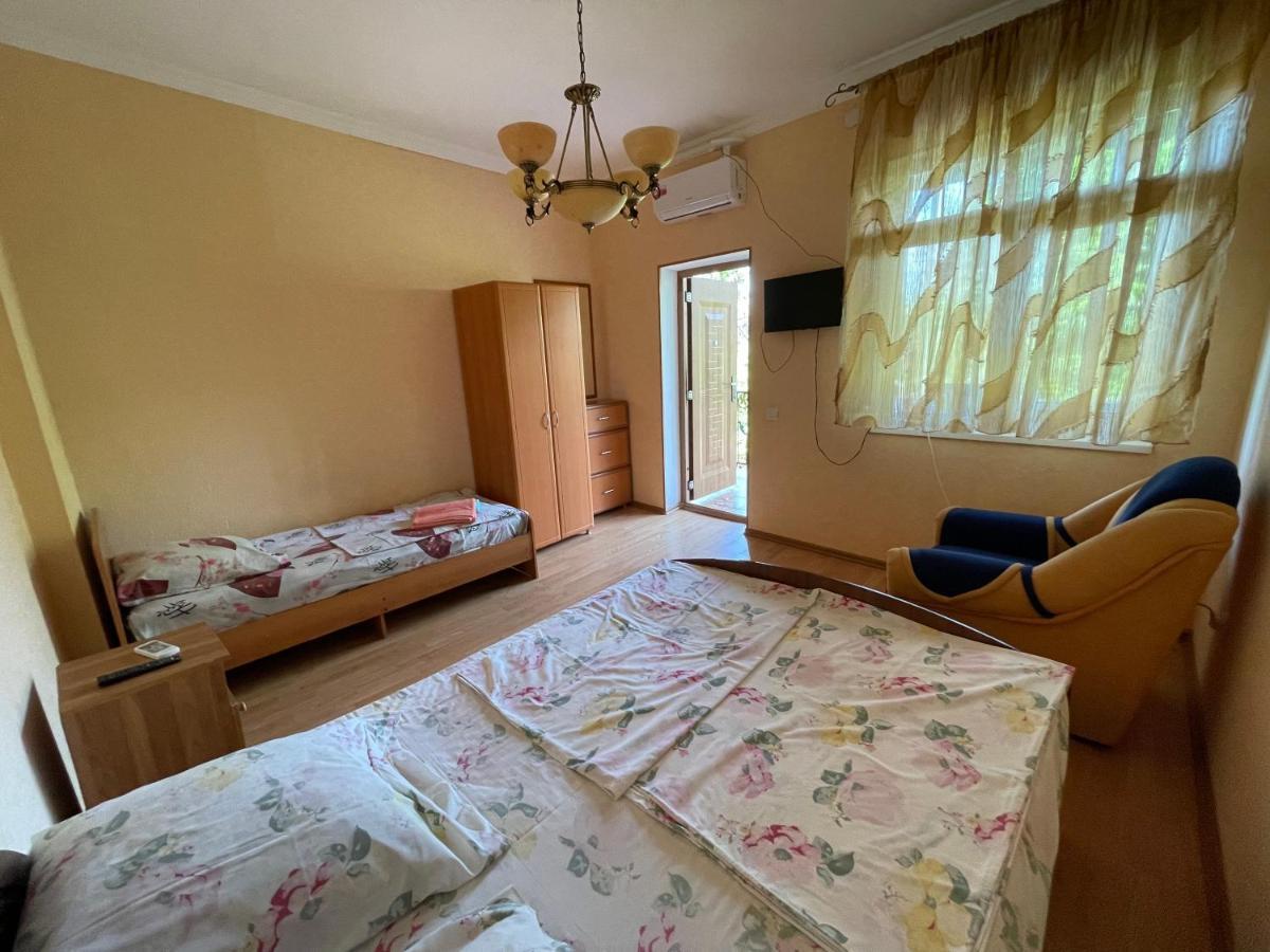 Гостевой Дом На Гечба Hotel Gagra Bagian luar foto